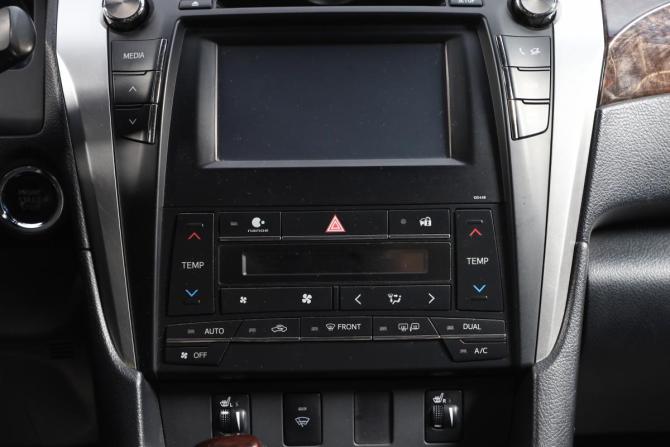 Toyota Camry VII (XV50) Рестайлинг с пробегом 2015 года, цена 1 999 000 рублей, 145300 км, седан, Автокод Объявления