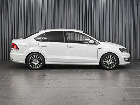 Volkswagen Polo V Рестайлинг с пробегом 2016 года, цена 1 279 000 рублей, 118621 км, седан, Автокод Объявления
