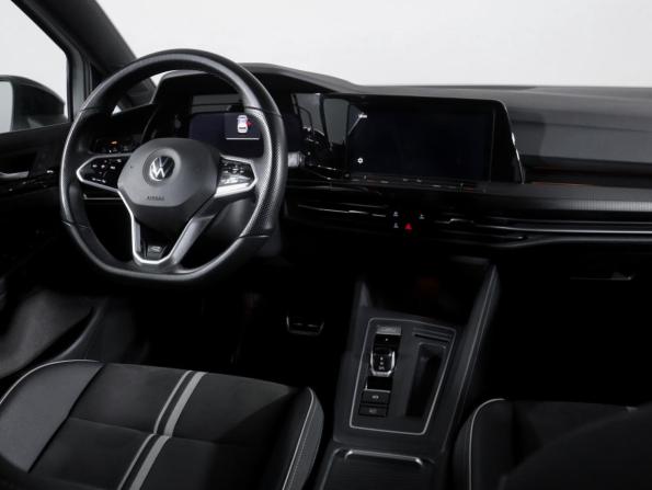 Volkswagen Golf VIII с пробегом 2021 года, цена 2 829 000 рублей, 50000 км, хэтчбек, Автокод Объявления