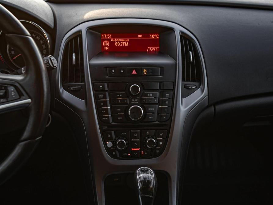 Opel Astra J Рестайлинг Санкт-Петербург  - изображение 7