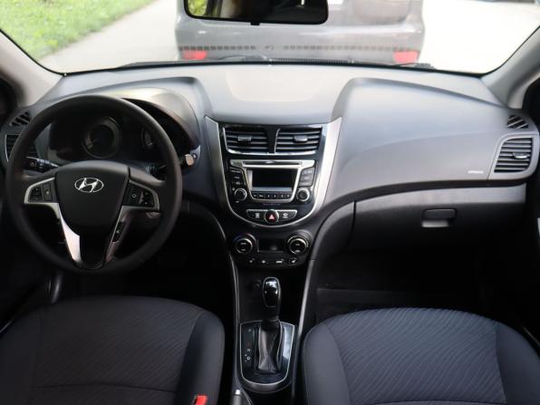 Hyundai Solaris I Рестайлинг с пробегом 2016 года, цена 1 000 000 рублей, 170309 км, седан, Автокод Объявления