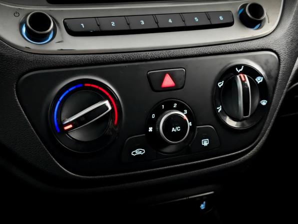 Hyundai Solaris II Рестайлинг с пробегом 2021 года, цена 1 400 000 рублей, 112328 км, седан, Автокод Объявления