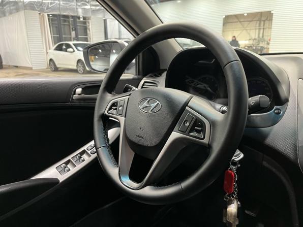 Hyundai Solaris I Рестайлинг с пробегом 2015 года, цена 850 000 рублей, 157260 км, седан, Автокод Объявления
