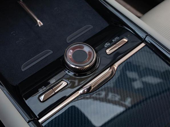 Lynk &amp; Co 900 с пробегом 2025 года, цена 8 998 000 рублей, 37 км, внедорожник, Автокод Объявления