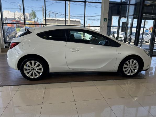 Opel Astra J Рестайлинг с пробегом 2012 года, цена 759 000 рублей, 184244 км, хэтчбек, Автокод Объявления
