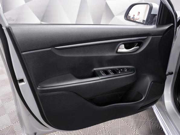 Kia Rio IV с пробегом 2018 года, цена 1 280 000 рублей, 128694 км, седан, Автокод Объявления