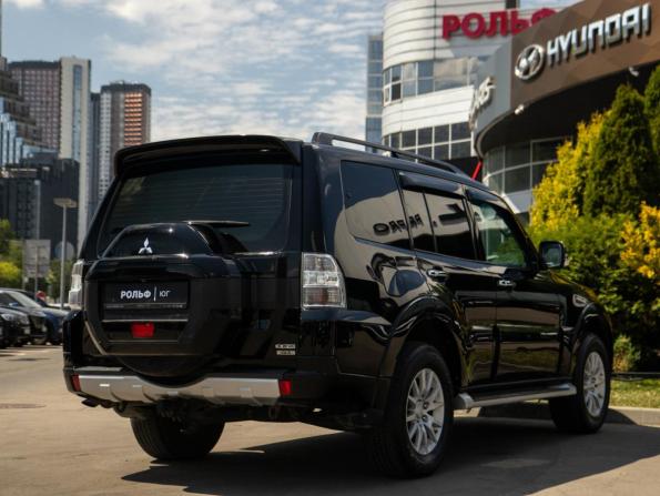Mitsubishi Pajero IV Рестайлинг 2 с пробегом 2017 года, цена 2 513 000 рублей, 129254 км, внедорожник, Автокод Объявления