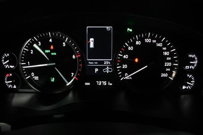 Lexus LX III Рестайлинг 2 с пробегом 2018 года, цена 9 900 000 рублей, 73750 км, внедорожник, Автокод Объявления