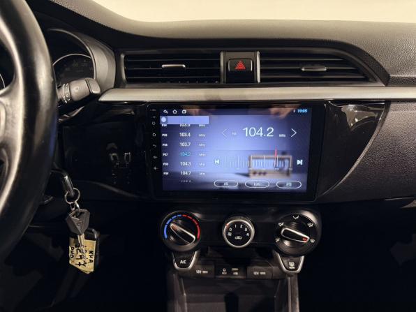 Kia Rio IV с пробегом 2018 года, цена 1 299 000 рублей, 98813 км, седан, Автокод Объявления