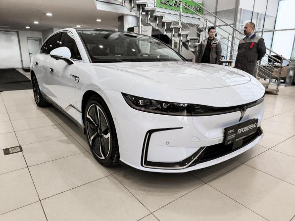 Voyah Passion I с пробегом 2023 года, цена 4 250 000 рублей, 11204 км, седан, Автокод Объявления