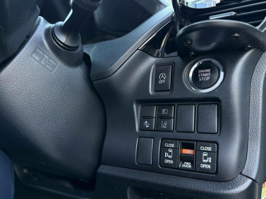 Toyota Noah III (R80) Рестайлинг Омск  - изображение 18