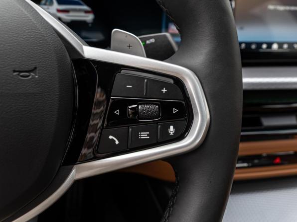BMW 3 серии VII (G2x) Рестайлинг 2 с пробегом 2025 года, цена 6 090 000 рублей, 1700 км, седан, Автокод Объявления