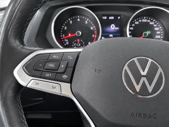 Volkswagen Tiguan II Рестайлинг с пробегом 2020 года, цена 2 649 000 рублей, 182000 км, внедорожник, Автокод Объявления