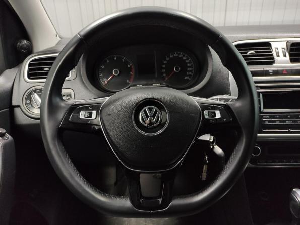Volkswagen Polo V Рестайлинг с пробегом 2016 года, цена 1 200 000 рублей, 129000 км, седан, Автокод Объявления