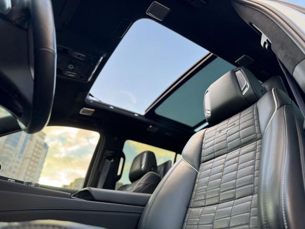 Cadillac Escalade-V I с пробегом 2022 года, цена 15 990 000 рублей, 19127 км, внедорожник, Автокод Объявления