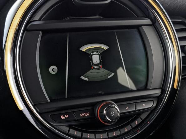 Mini Hatch III (F55/F56) Рестайлинг с пробегом 2020 года, цена 3 300 000 рублей, 84934 км, хэтчбек, Автокод Объявления