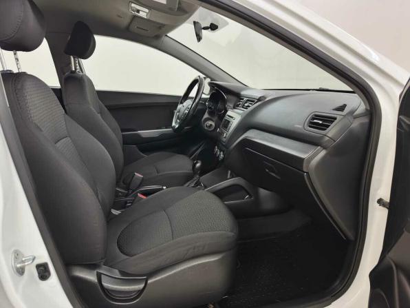 Kia Rio III Рестайлинг с пробегом 2017 года, цена 985 000 рублей, 116096 км, хэтчбек, Автокод Объявления