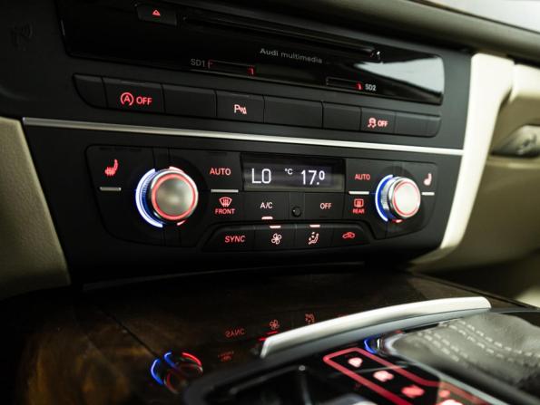 Audi A6 IV (C7) Рестайлинг с пробегом 2015 года, цена 1 900 000 рублей, 153084 км, седан, Автокод Объявления