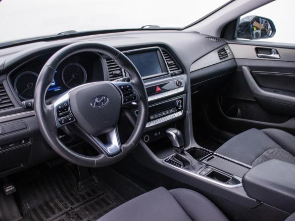Hyundai Sonata VII (LF) Рестайлинг с пробегом 2018 года, цена 1 700 000 рублей, 105227 км, седан, Автокод Объявления
