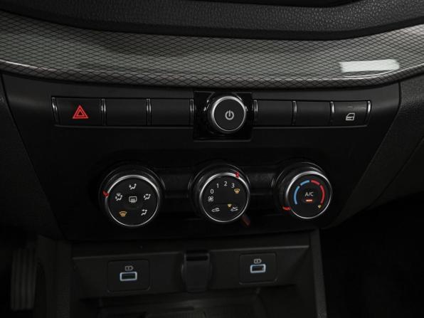 Lada (ВАЗ) Vesta I Рестайлинг (NG) с пробегом 2024 года, цена 1 298 640 рублей, 45037 км, седан, Автокод Объявления