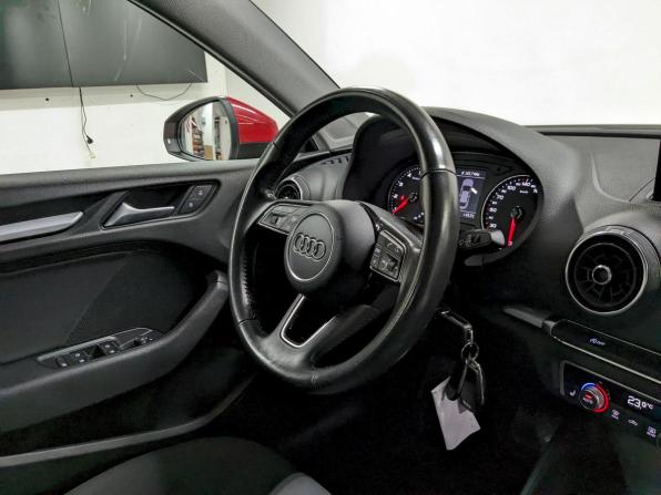Audi A3 III (8V) Рестайлинг с пробегом 2019 года, цена 1 890 000 рублей, 140000 км, седан, Автокод Объявления