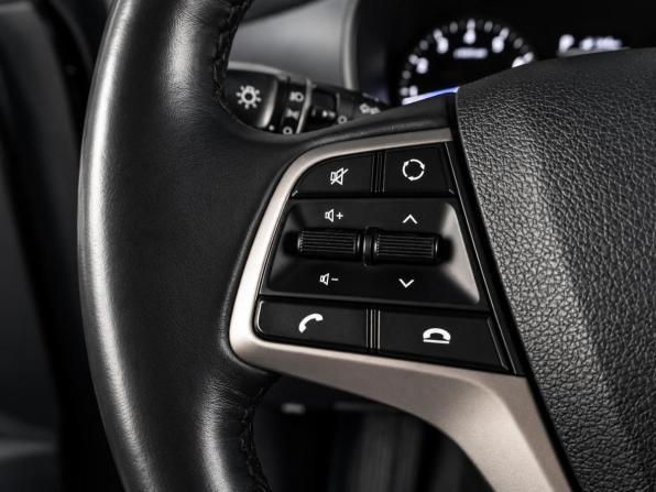 Hyundai Solaris II с пробегом 2018 года, цена 1 299 000 рублей, 159127 км, седан, Автокод Объявления
