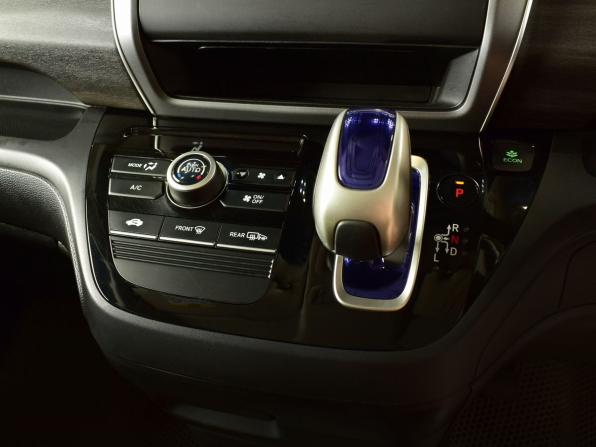 Honda Freed II с пробегом 2017 года, цена 1 299 999 рублей, 107032 км, компактвэн, Автокод Объявления