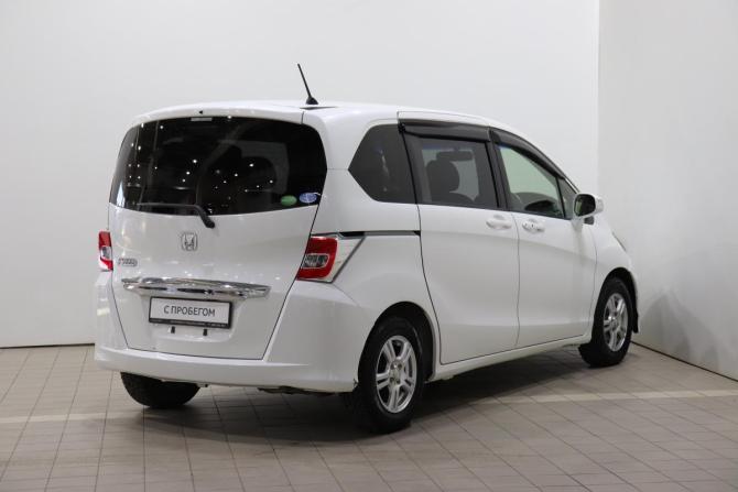 Honda Freed I Рестайлинг с пробегом 2014 года, цена 1 130 000 рублей, 72619 км, компактвэн, Автокод Объявления