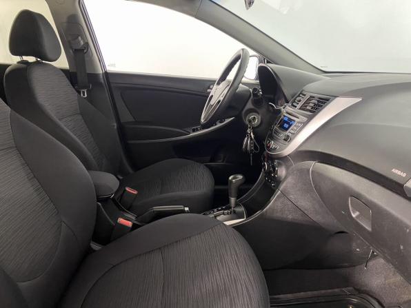 Hyundai Solaris I Рестайлинг с пробегом 2015 года, цена 738 000 рублей, 99607 км, хэтчбек, Автокод Объявления
