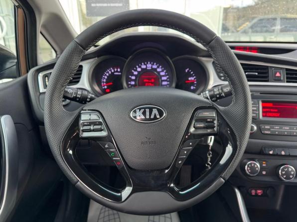 Kia Ceed II Рестайлинг с пробегом 2016 года, цена 1 075 000 рублей, 165561 км, хэтчбек, Автокод Объявления