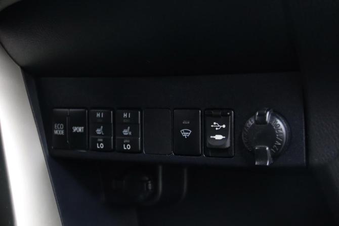Toyota RAV4 IV (XA40) с пробегом 2013 года, цена 1 795 950 рублей, 234963 км, внедорожник, Автокод Объявления