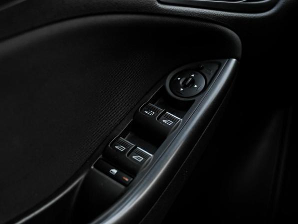 Ford Focus III Рестайлинг с пробегом 2017 года, цена 990 000 рублей, 176558 км, хэтчбек, Автокод Объявления