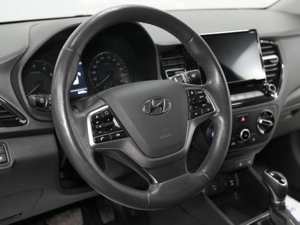 Hyundai Solaris II Рестайлинг с пробегом 2020 года, цена 1 370 000 рублей, 68000 км, седан, Автокод Объявления