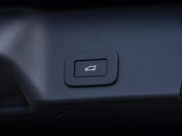 Land Rover Range Rover Evoque II Рестайлинг с пробегом 2025 года, цена 5 628 000 рублей, 9500 км, внедорожник, Автокод Объявления