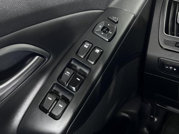 Hyundai ix35 I Рестайлинг с пробегом 2015 года, цена 1 450 000 рублей, 170650 км, внедорожник, Автокод Объявления