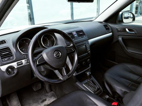 Skoda Yeti I с пробегом 2014 года, цена 892 000 рублей, 215863 км, внедорожник, Автокод Объявления