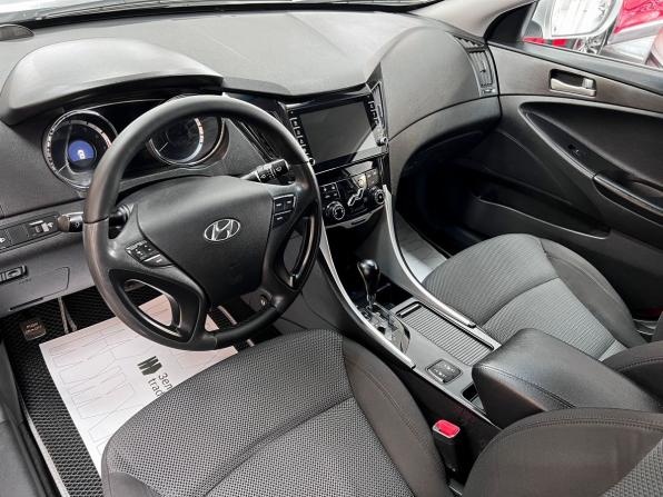 Hyundai Sonata VI (YF) с пробегом 2011 года, цена 945 000 рублей, 267025 км, седан, Автокод Объявления