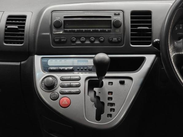 Toyota Wish I с пробегом 2003 года, цена 650 000 рублей, 240000 км, минивэн, Автокод Объявления
