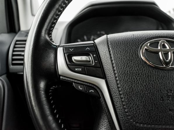 Toyota Land Cruiser Prado 150 Series Рестайлинг 3 с пробегом 2021 года, цена 5 600 000 рублей, 51553 км, внедорожник, Автокод Объявления