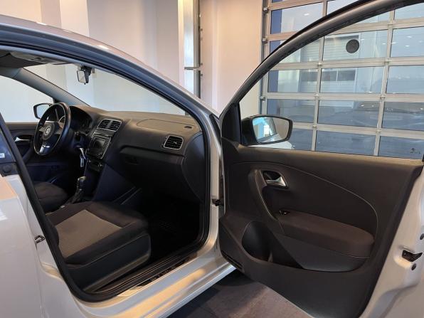 Volkswagen Polo V с пробегом 2014 года, цена 1 045 000 рублей, 94877 км, седан, Автокод Объявления