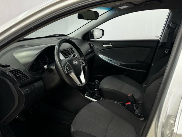 Hyundai Solaris I с пробегом 2013 года, цена 730 000 рублей, 170261 км, седан, Автокод Объявления
