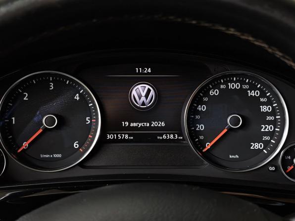 Volkswagen Touareg II с пробегом 2013 года, цена 1 795 000 рублей, 301576 км, внедорожник, Автокод Объявления