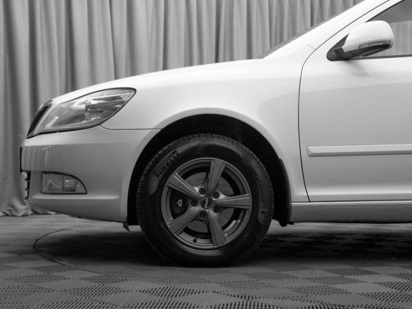 Skoda Octavia II (A5) Рестайлинг с пробегом 2011 года, цена 760 000 рублей, 269950 км, лифтбек, Автокод Объявления