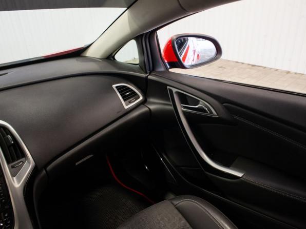 Opel Astra J Рестайлинг с пробегом 2011 года, цена 810 000 рублей, 192504 км, хэтчбек, Автокод Объявления