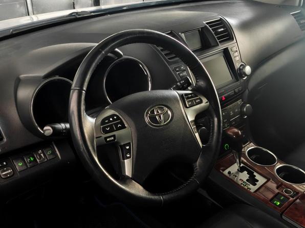Toyota Highlander II (XU40) Рестайлинг с пробегом 2011 года, цена 1 550 000 рублей, 302595 км, внедорожник, Автокод Объявления