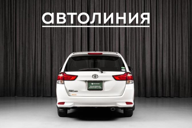 Toyota Corolla XI (E160 E170) Рестайлинг 2 с пробегом 2019 года, цена 1 270 000 рублей, 64800 км, универсал, Автокод Объявления