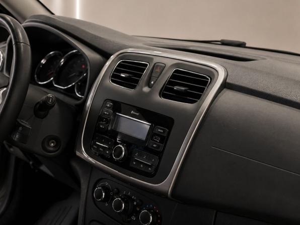 Renault Sandero II Рестайлинг с пробегом 2021 года, цена 1 395 000 рублей, 43000 км, хэтчбек, Автокод Объявления