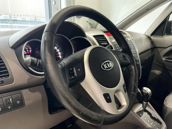 Kia Venga I с пробегом 2012 года, цена 900 000 рублей, 103349 км, компактвэн, Автокод Объявления
