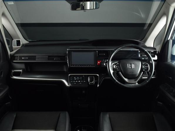 Honda Stepwgn V Рестайлинг с пробегом 2018 года, цена 2 279 995 рублей, 141006 км, минивэн, Автокод Объявления