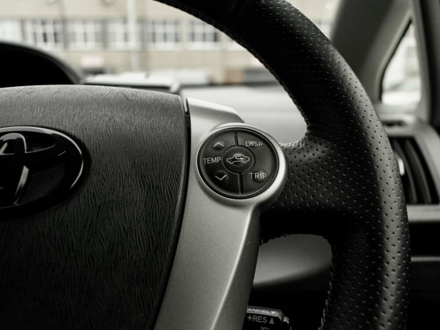 Toyota Prius Alpha I (ZVW40/41) Екатеринбург  - изображение 15
